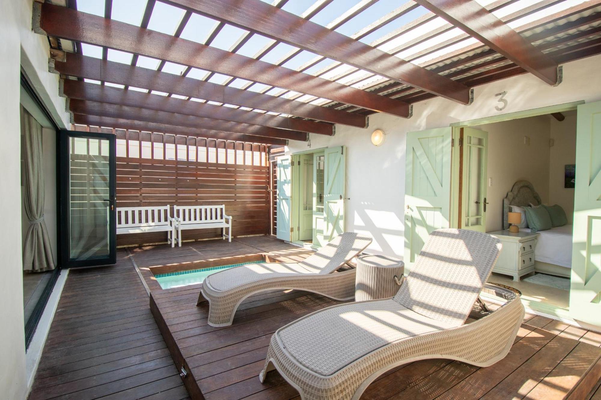 Over The Moon Paternoster Exterior photo